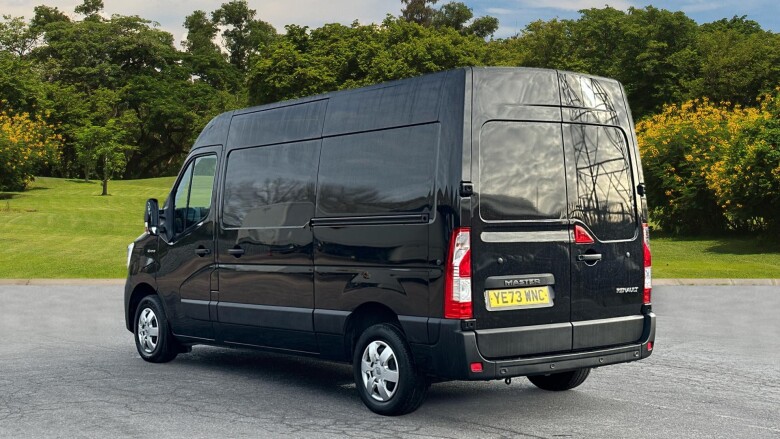 Renault Master Mwb Diesel Fwd MM35 Blue dCi 135 Advance Medium Roof Van